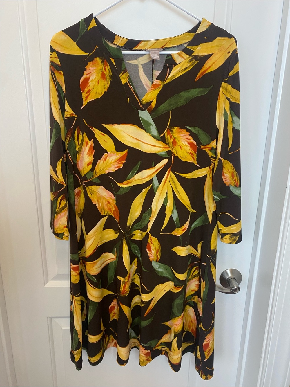 Chico’s Tropical Leaf Print Vneck Dress Sz 1 (8) Medium Yellow Green Black - Picture 6 of 8